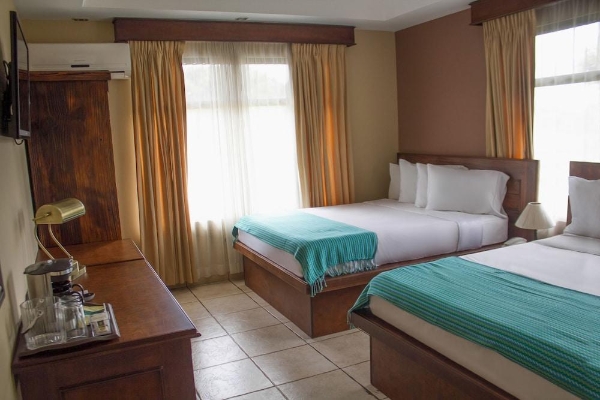 La Riviera Hotel B&B (San Antonio)